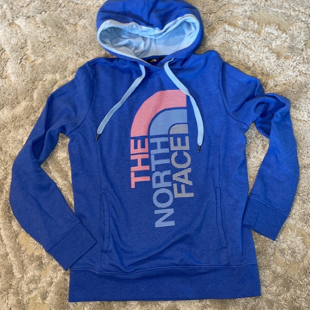 Women’s The NORTH FACE hoodie - like new!